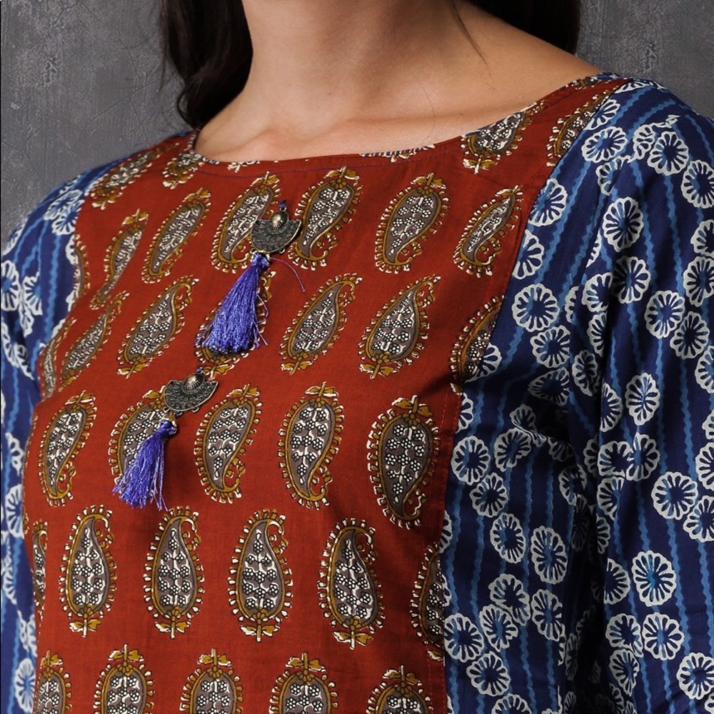 Beautiful maroon and blue printed layered kurta. - Picture 3 of 5